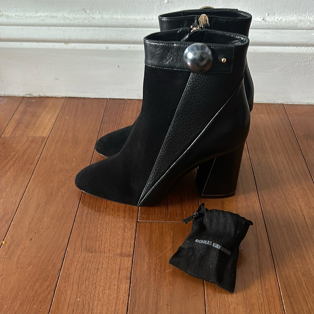 Nicholas Kirkwood never worn suede/leather boots with pearl detailing size 36, 6